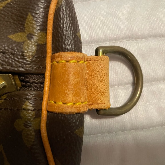 Authentic Louis Vuitton Keepall 60 - Picture 4 of 12